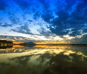 小孩发烧流眼泪是为什么（小孩发烧流眼泪怎么回事）