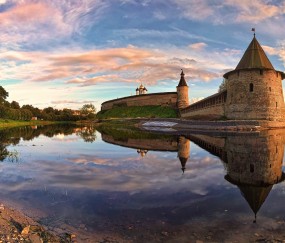 怀孕初期流血有危险吗（怀孕初期流血孩子健康吗）