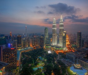 小孩咳嗽喉咙痛发烧血检正常（小孩咳嗽发烧血液检查没有问题）